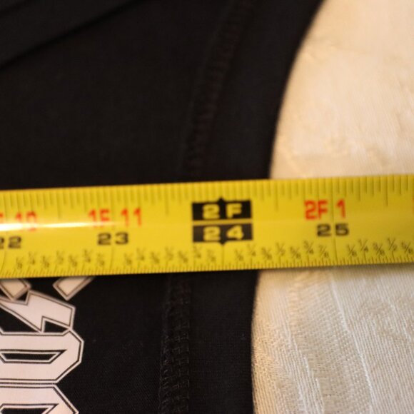 AC DC Black and White Graphic Hard Rock Band Music Tee Women's Medium Like New - Picture 7 of 10